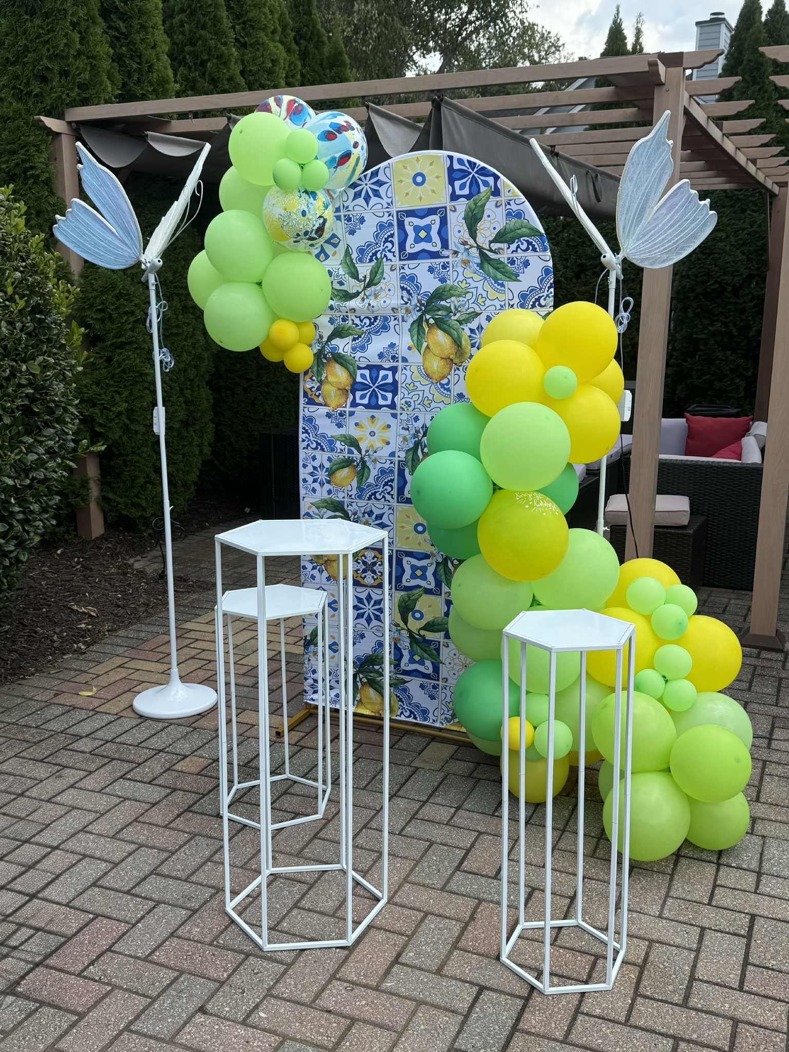 Pool Party Decor